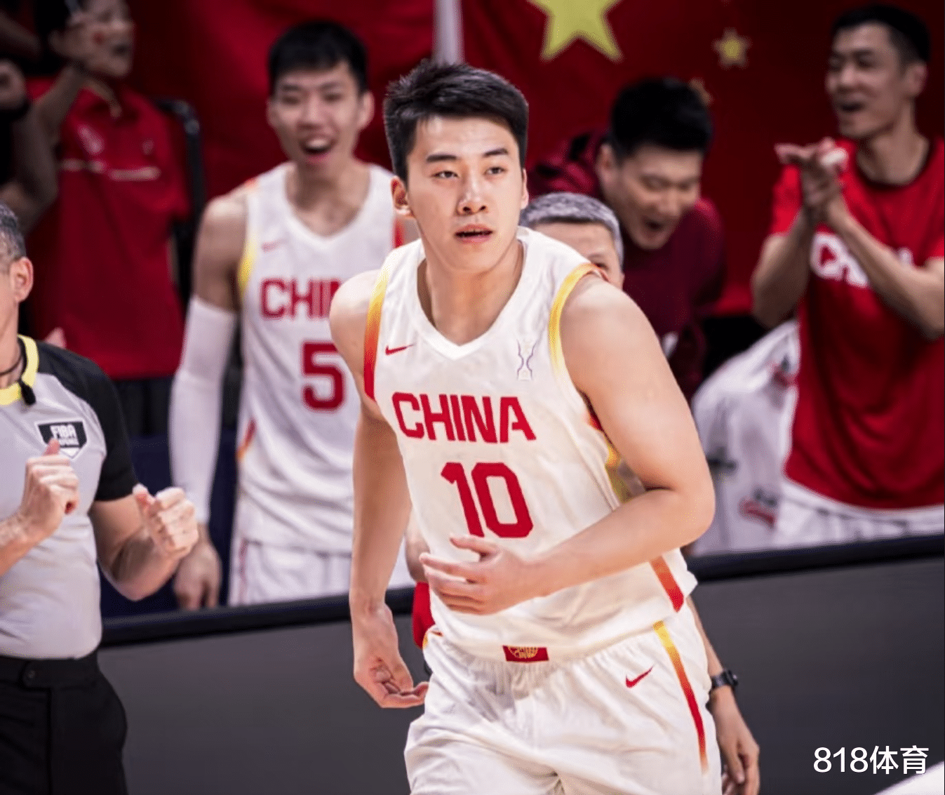 中国男篮血洗土耳其男篮，贝弗利制霸全场