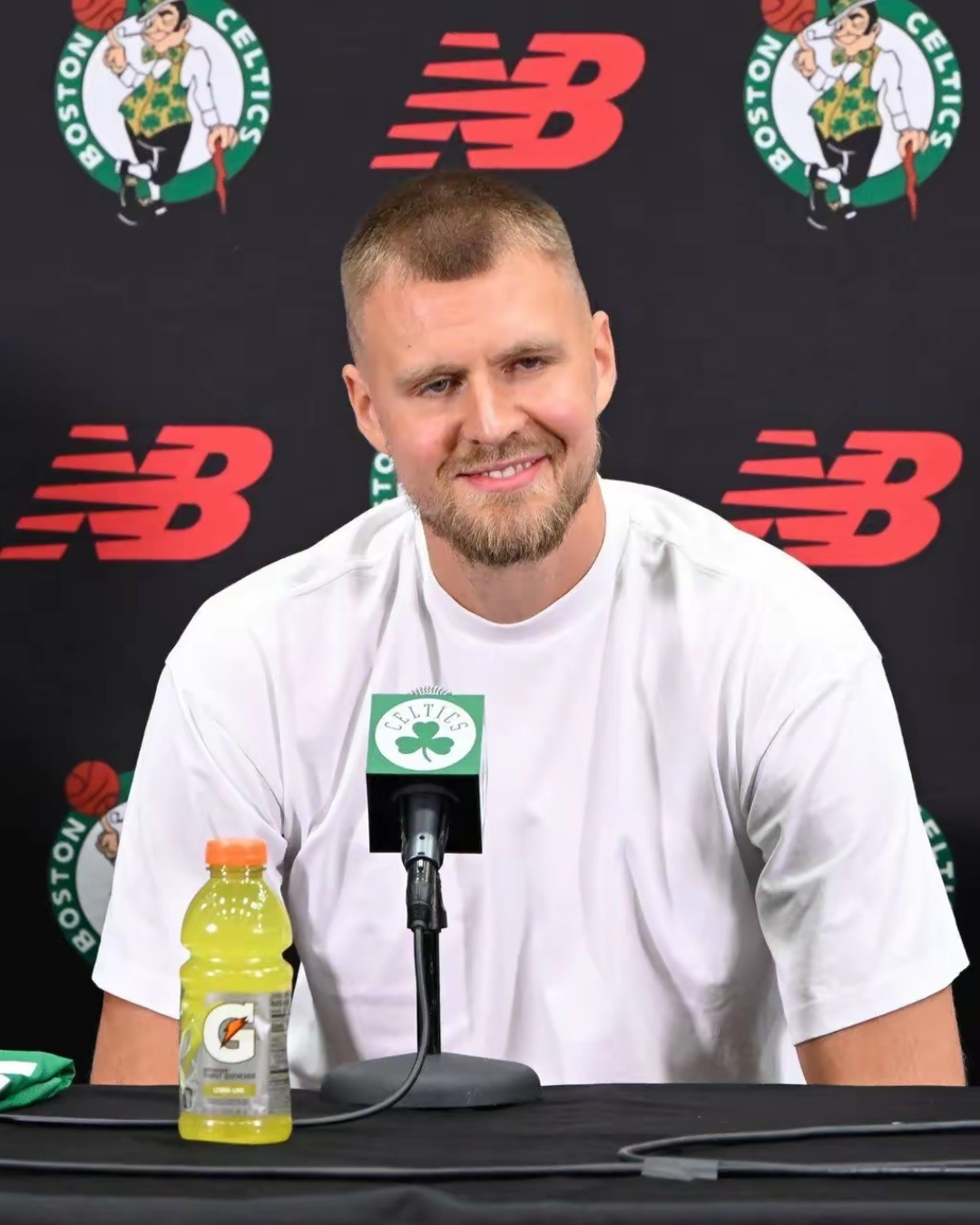 国王逆转法国男篮，波尔津吉斯一己之力扛起全队