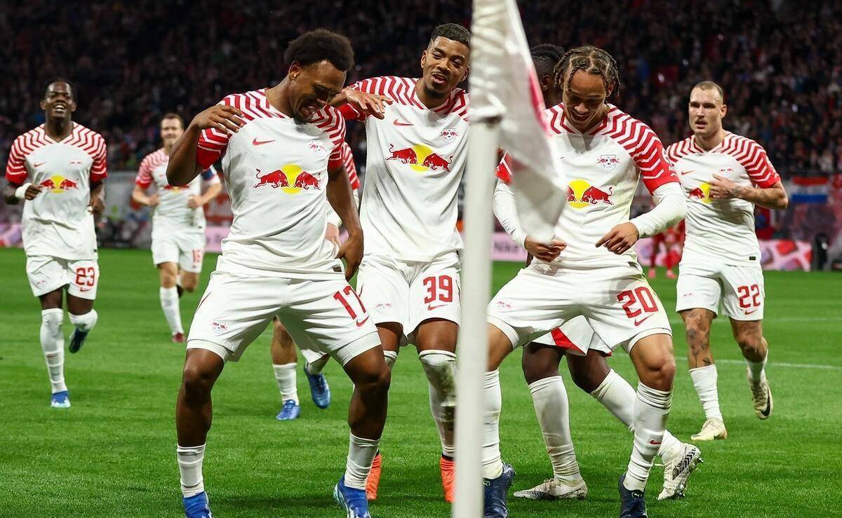 包含勒沃库森力克莱比锡红牛，迪马利亚制霸全场的词条