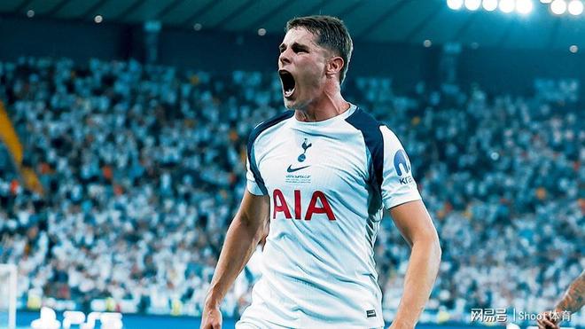 关于阿斯顿维拉客场完胜伯恩利,保住前四席次希望的信息 关于阿斯顿维拉客场完胜伯恩利,保住前四席次希望的信息