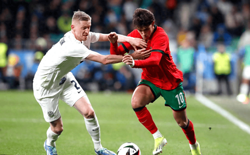 足球比赛中球员发挥失常，导致输球的简单介绍