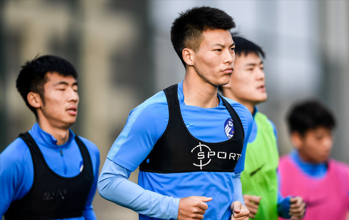 包含惊心动魄!球队斗志昂扬拼尽全力的词条 包含惊心动魄!球队斗志昂扬拼尽全力的词条