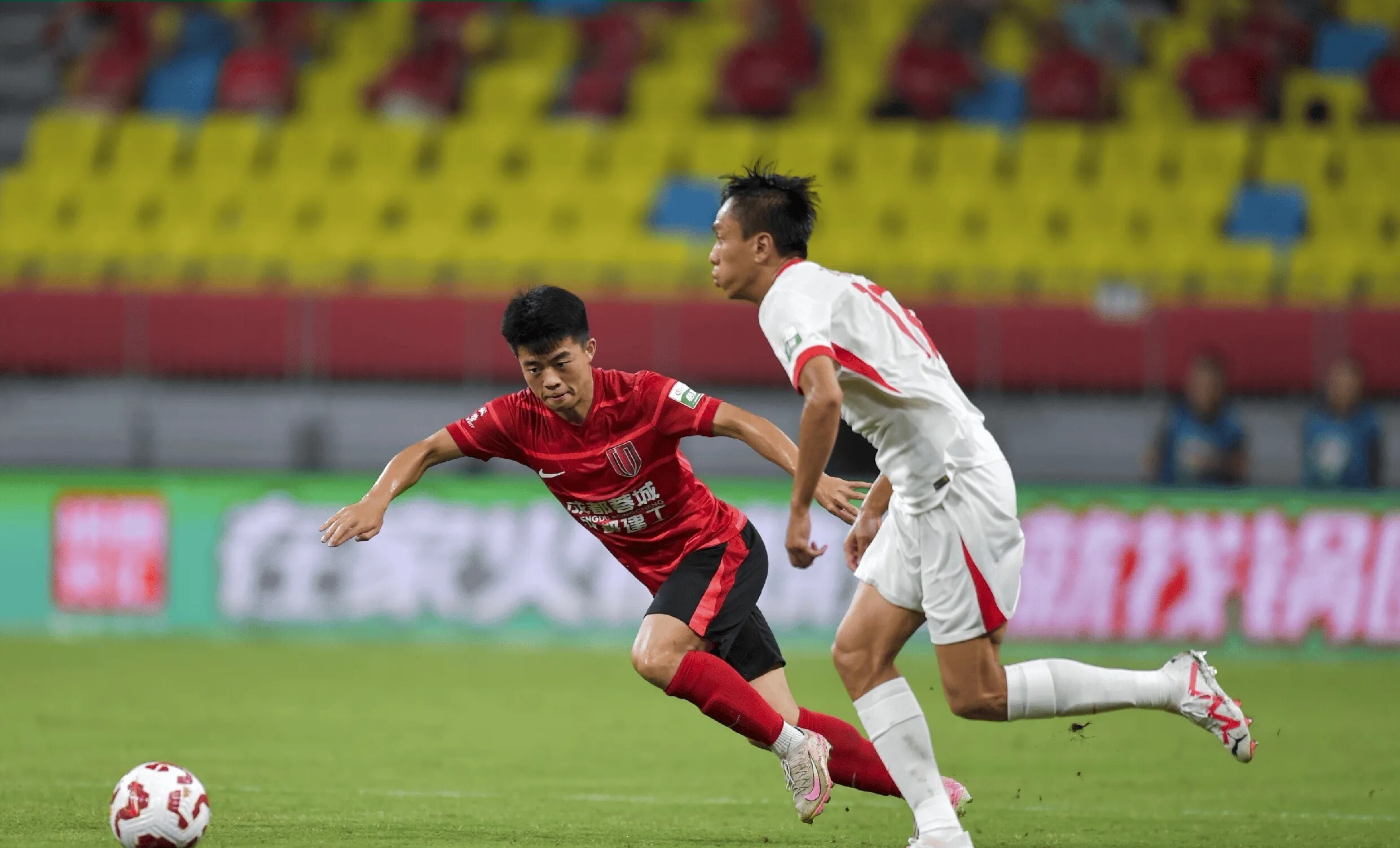 命悬一线争执激烈,中超保级战愈发激动 命悬一线争执激烈,中超保级战愈发激动