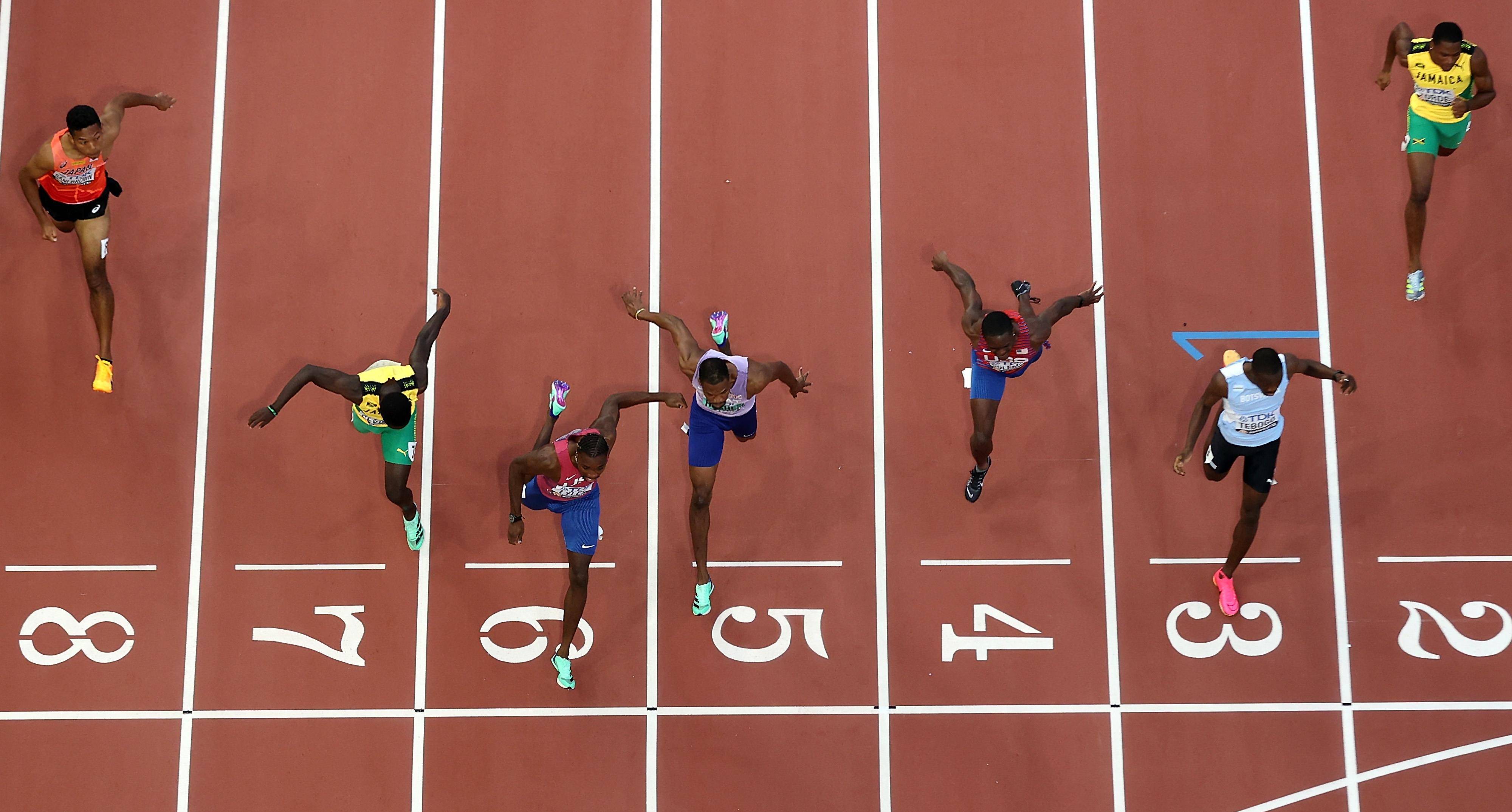 包含美国田径选手在百米赛跑中远超对手,轻松夺魁的词条 包含美国田径选手在百米赛跑中远超对手,轻松夺魁的词条